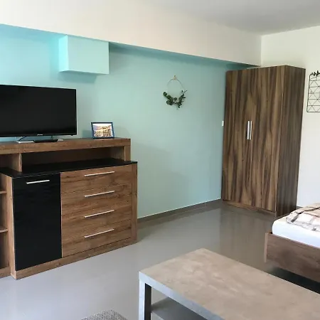 Tisza Gyongye Apartmanhaz *