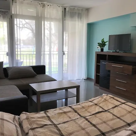 Apartment Tisza Gyongye Apartmanhaz *
