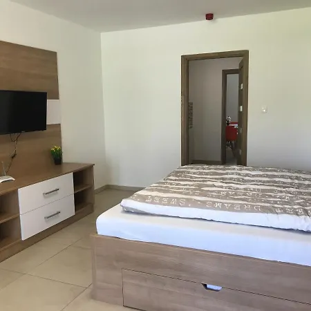 Apartment Tisza Gyongye Apartmanhaz Szeged