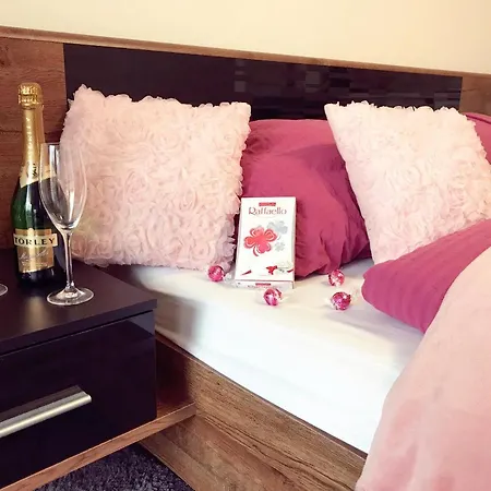 Tisza Gyongye Apartmanhaz Szeged