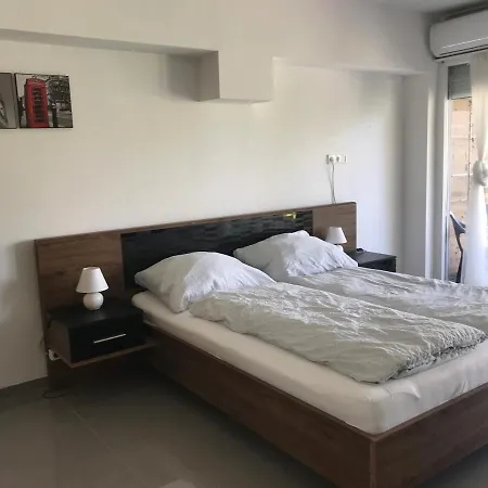 Tisza Gyongye Apartmanhaz