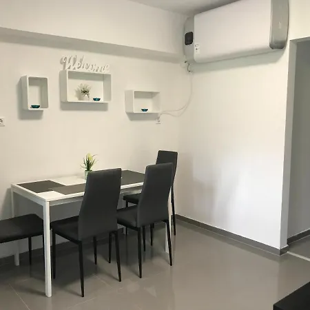 Apartment Tisza Gyongye Apartmanhaz Szeged