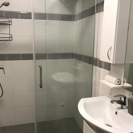 Tisza Gyongye Apartmanhaz *