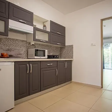 Tisza Gyongye Apartmanhaz *