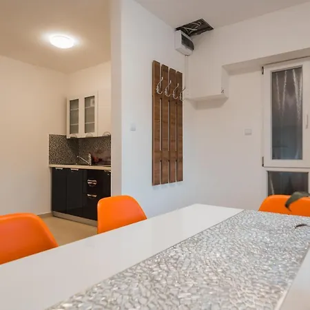 Tisza Gyongye Apartmanhaz *