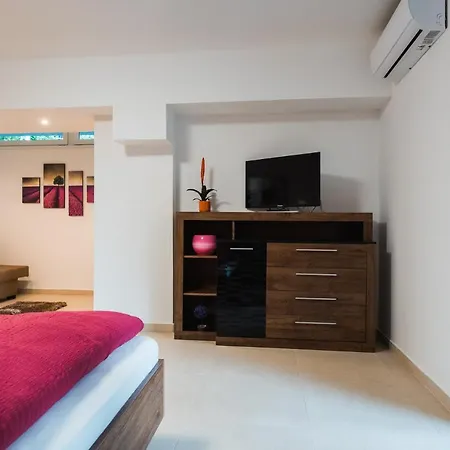 Apartment Tisza Gyongye Apartmanhaz Szeged